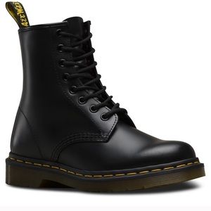 Matt black Dr. Martins